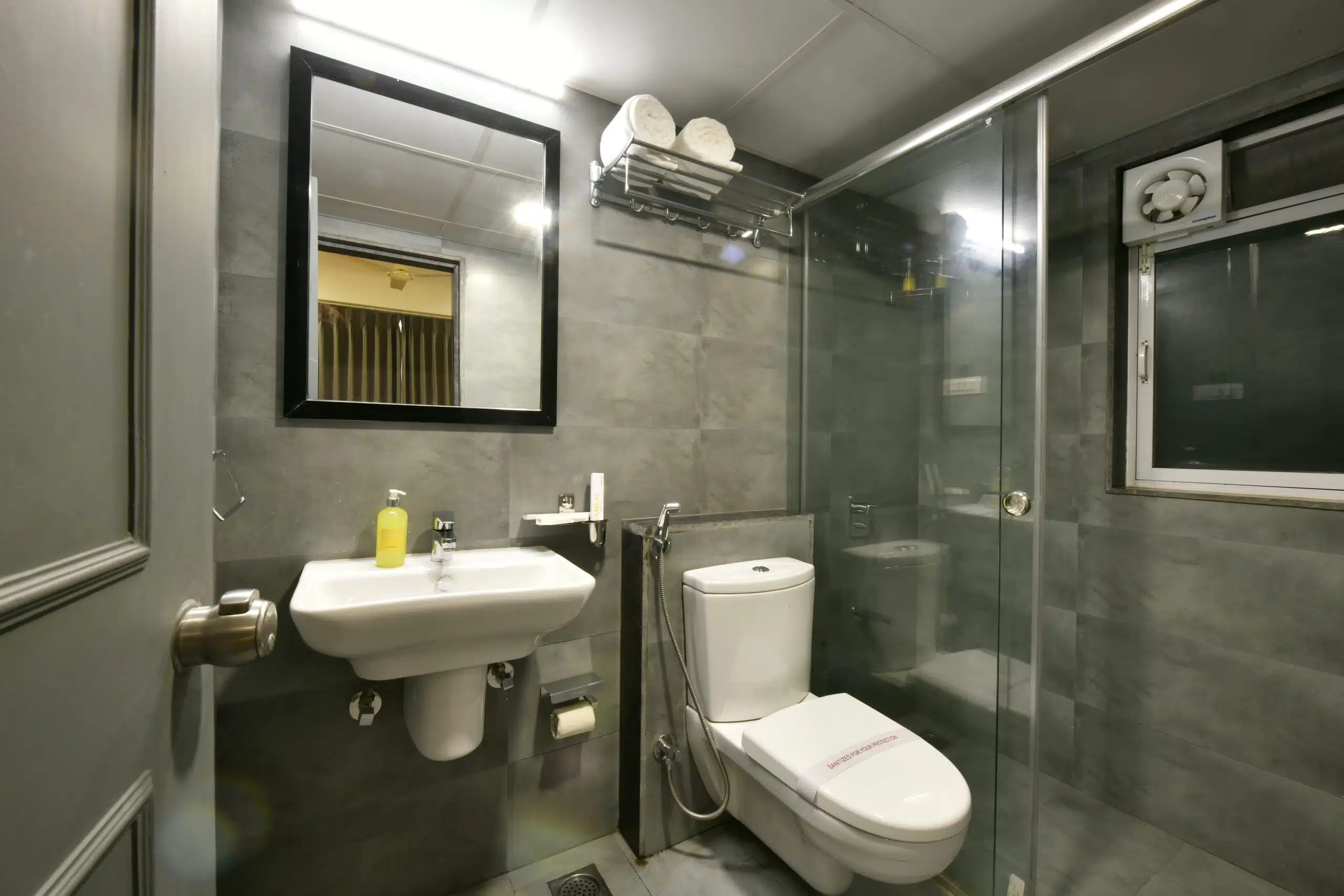 Banzai Hotel's Amenities